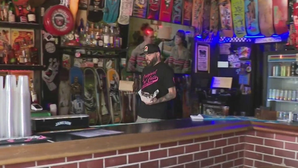 Fort Lauderdale proposes earlier closing times for downtown bars, facing pushback from business owners — CBS Miami, London Dining news