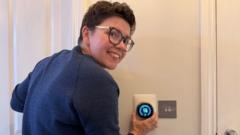 Before you crank up the thermostat, try these tips to keep your house warmer for longer — BBC Business, London Business news