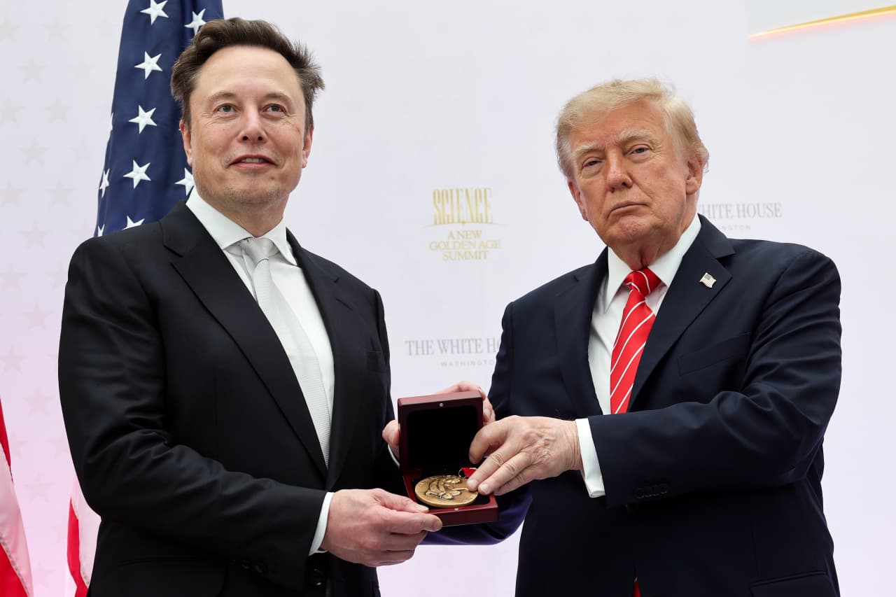 Elon Musk promised a SpaceX share to every kid in America — don’t hold your breath — MarketWatch, London Schools news