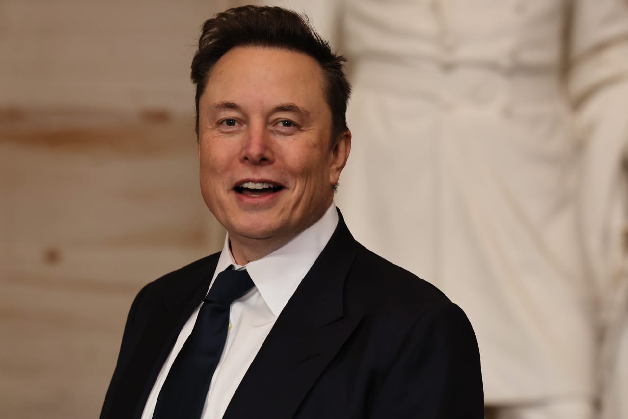 Musk says SpaceX landed a $40 billion debt deal — and forecasts doom for some AI rivals — MarketWatch, London Technology news