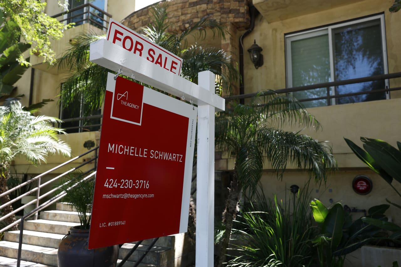 Pending home sales sink to 25-year low as buyers flee high mortgage rates — MarketWatch, London Real Estate news