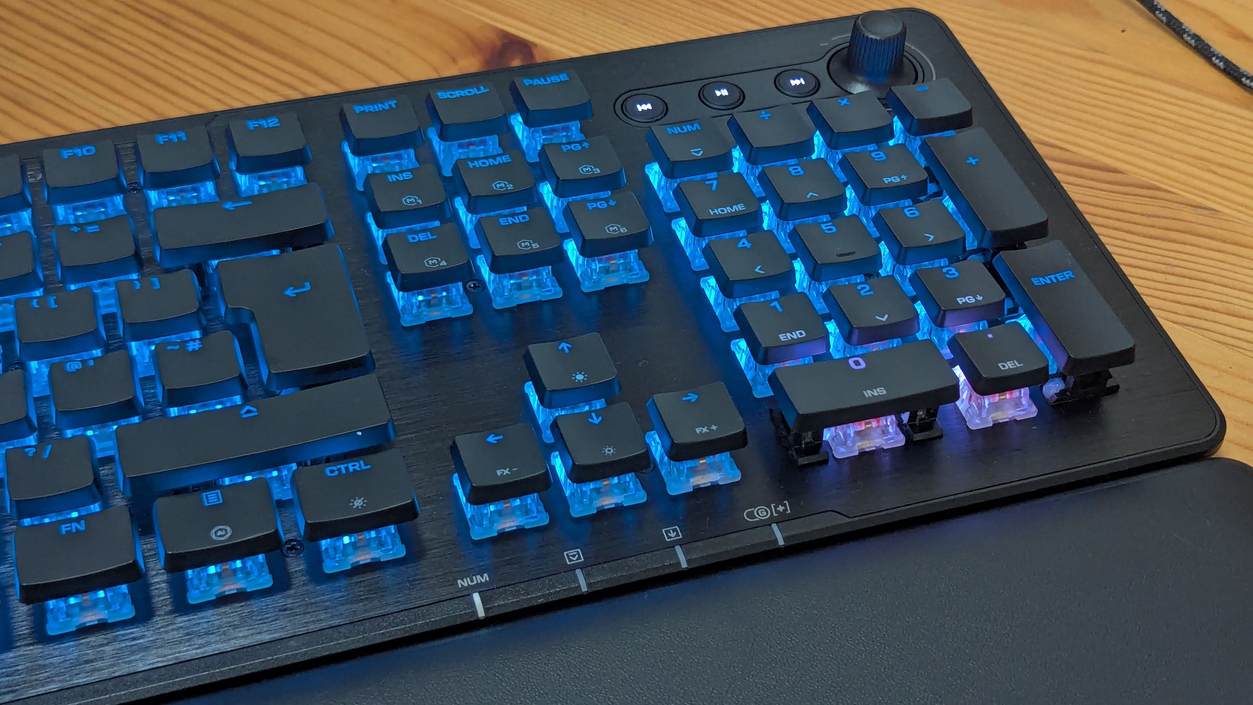 Turtle Beach Vulcan II XP Review: Clicky Compromise — Wired, London Technology news
